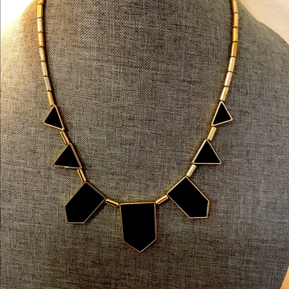 Geometric statement necklace
